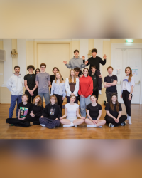 Von der Theorie in die Praxis: Kräftigendes Yoga erleben