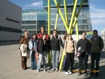 Schüler vor den Landhaus