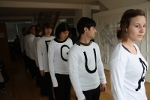 BORG Schüler/innen machen Performance in Krems-Stein